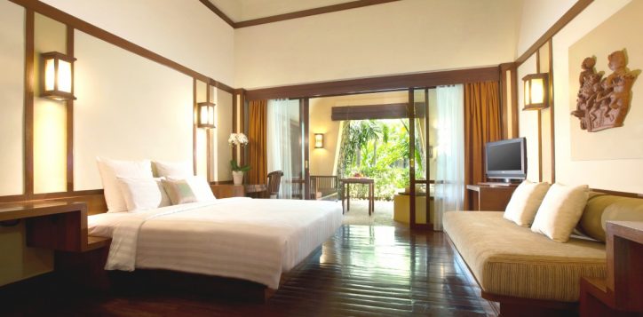 deluxe-room_novotel-bogor_by9p3847kga-2-2